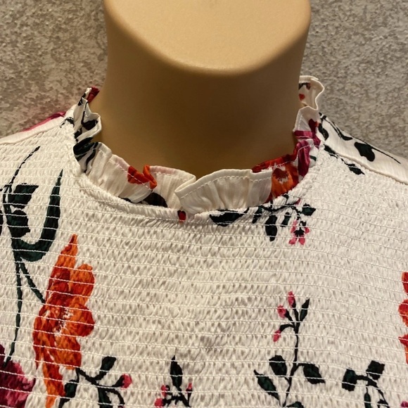 Old Navy White Blouse with Pink and Orange Floral Design - Picture 4 of 14